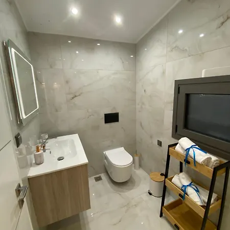 Sea Breeze Sea View *