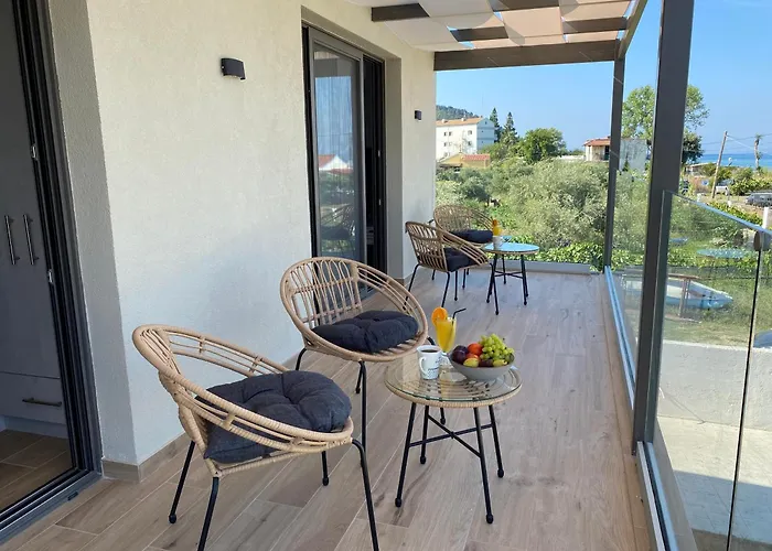 Sea Breeze Sea View Ferienhaus *