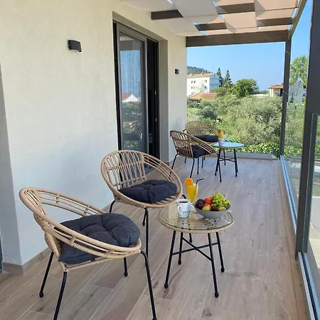Sea Breeze Sea View Ferienhaus *